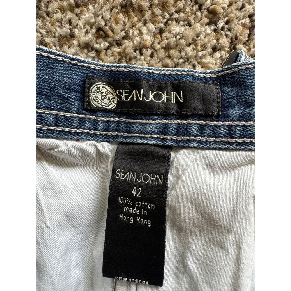 Sean John Mens Denim Shorts Blue Medium Wash Frayed Hem Relaxed Fit Jean Shorts